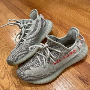 Yeezy boost 350 v2 blue tint